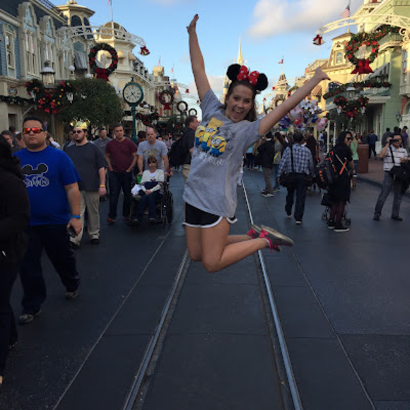 Meet your Posher, Valerie - Picture 1 of 1